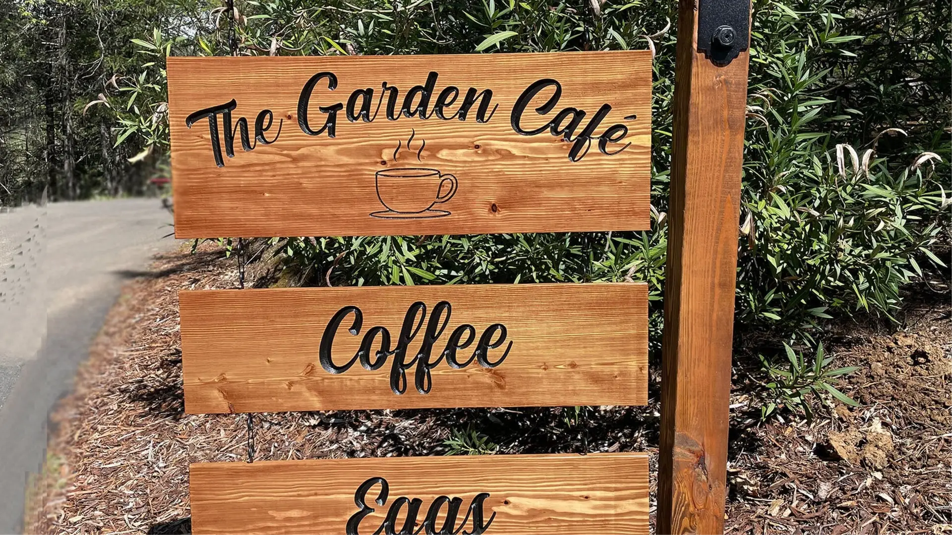 Raceway mounted channel letter sign