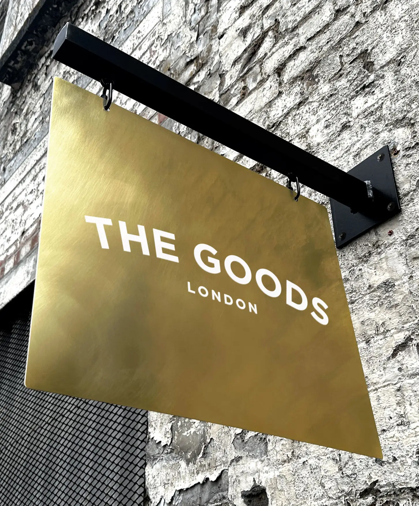 Multi-tenant pole sign